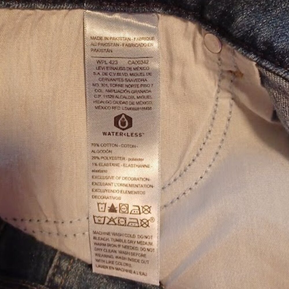 Signature by Levi Strauss Mid-Rise Bootcut blue jeans Size W35 X L32 - Picture 7 of 8